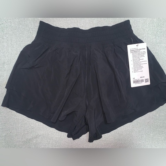 lululemon athletica Pants - Lululemon NWT Shake It Out High-Rise Running Short 2.5" size XS Black